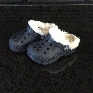 baby fuzzy crocs